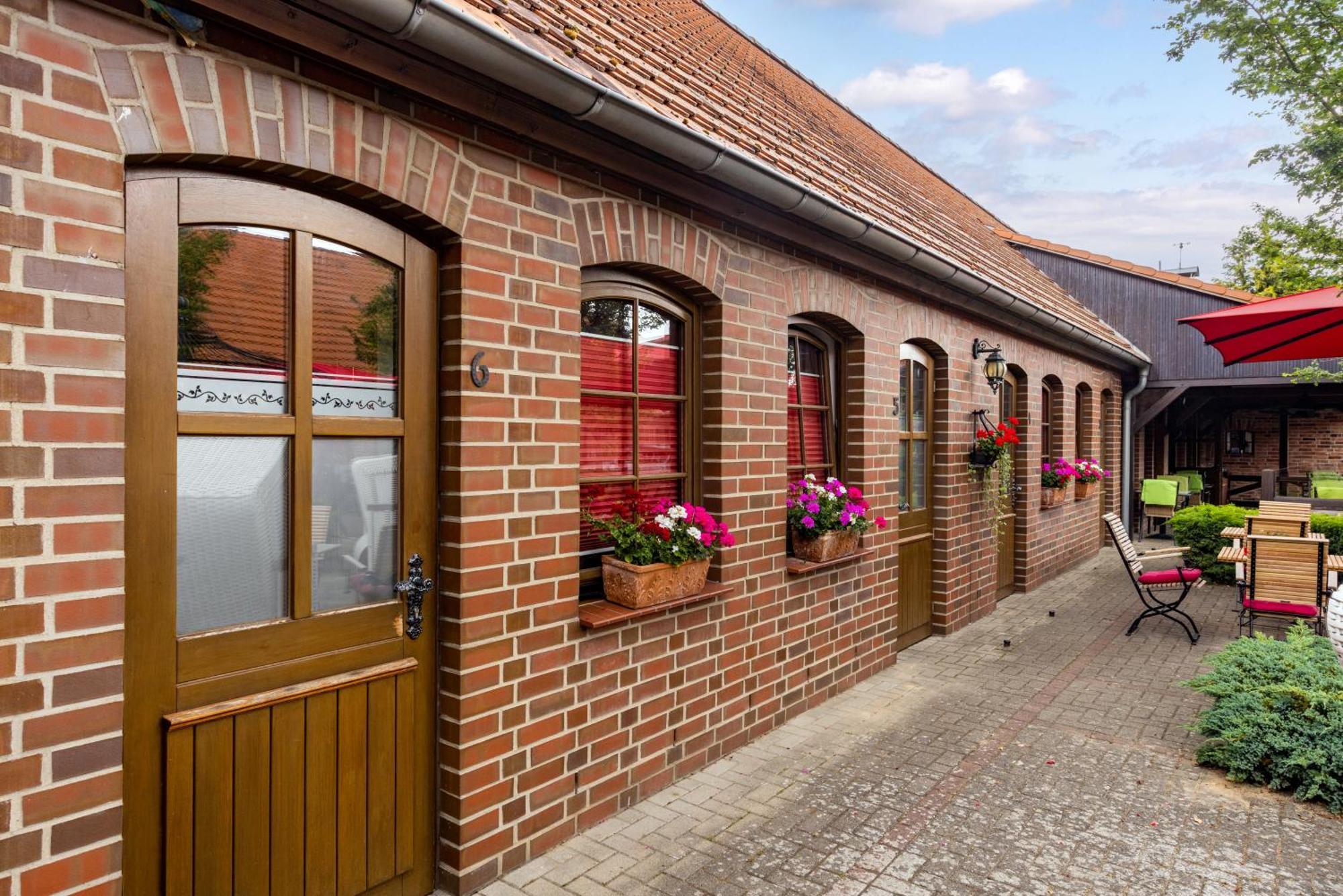 Landhotel Zur Schmiede Goehren-Lebbin Exterior photo